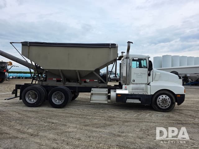 Image of Kenworth T600 equipment image 2