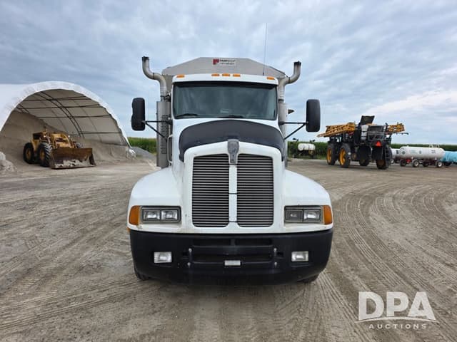 Image of Kenworth T600 equipment image 1