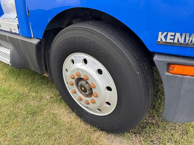 Image of Kenworth T600 equipment image 3