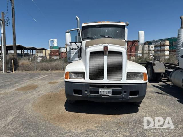 Image of Kenworth T600 equipment image 2
