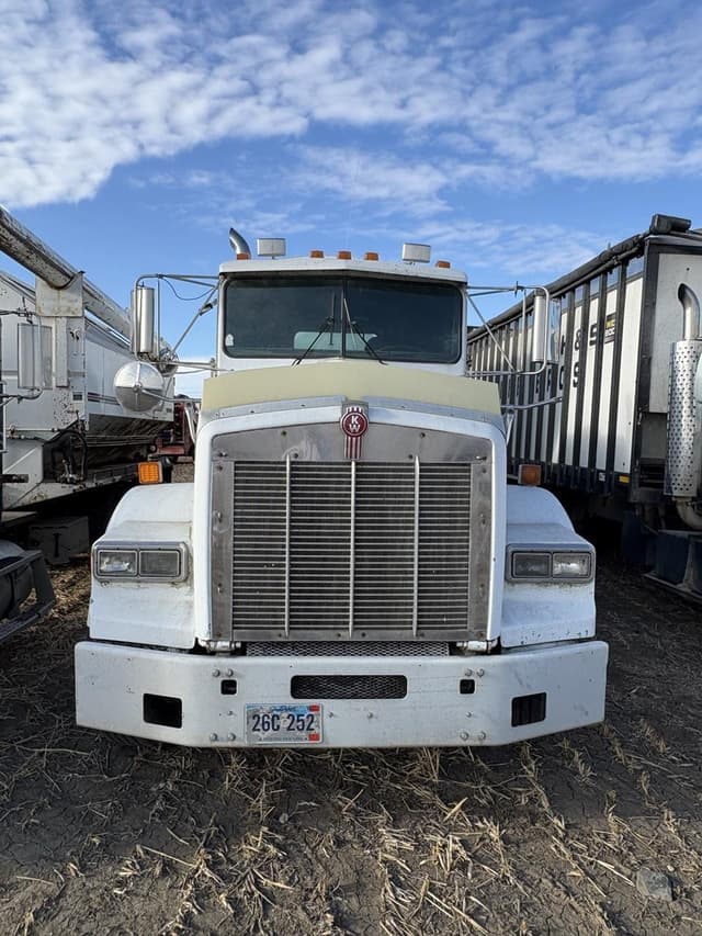 Image of Kenworth T800 equipment image 1