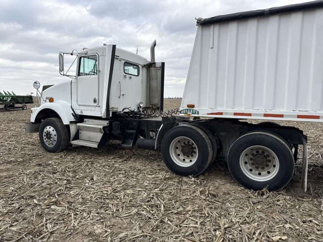 Image of Kenworth T800 equipment image 1