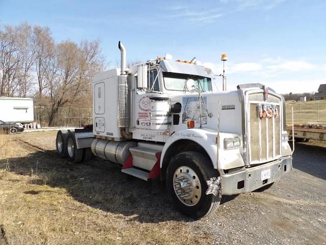 Image of Kenworth W900 equipment image 2