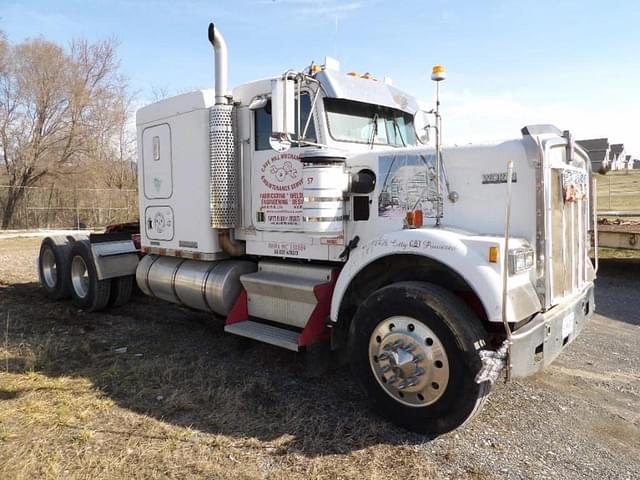 Image of Kenworth W900 equipment image 3