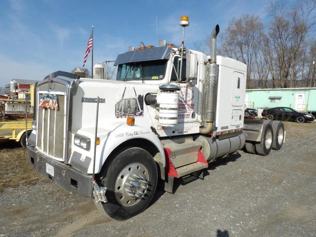 Image of Kenworth W900 Primary image