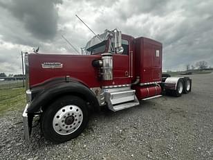 Main image Kenworth W900