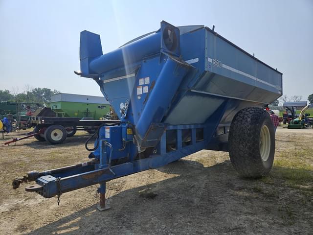 Image of Kinze 640 equipment image 3