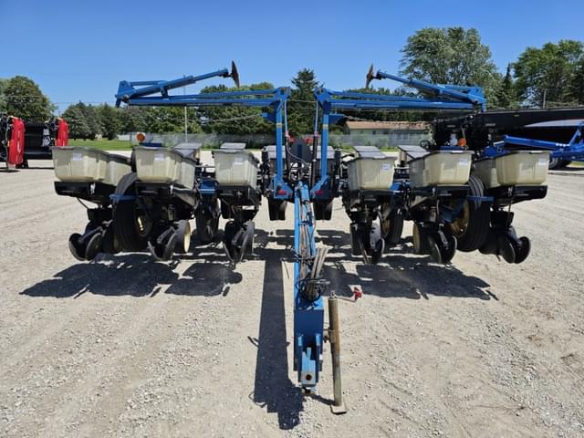 Image of Kinze EF equipment image 1