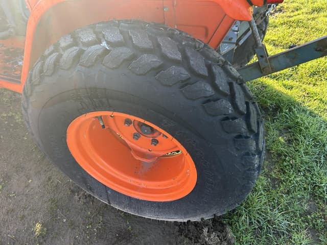 Image of Kubota B1750 equipment image 4