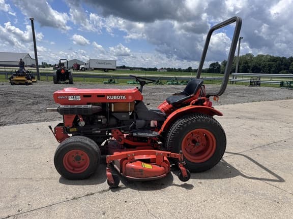 Image of Kubota B7100 equipment image 3