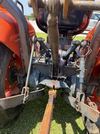 Image of Kubota L2050 equipment image 3