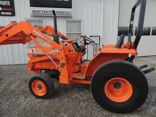 Image of Kubota L2250 equipment image 1