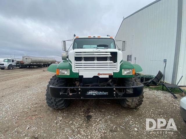 Image of International 4900 equipment image 3