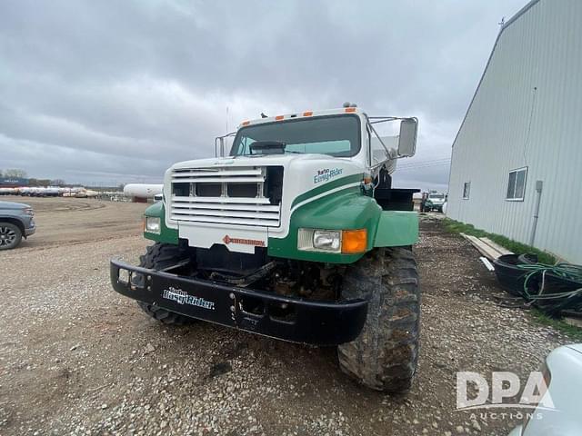 Image of International 4900 equipment image 2