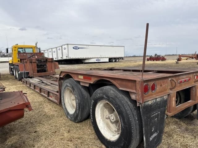 Image of Mack 600 equipment image 3