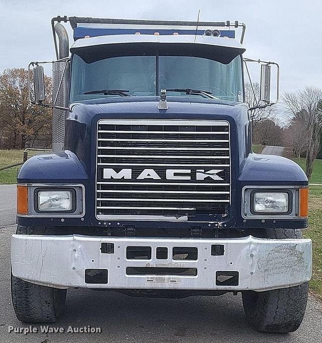 Image of Mack CH613 equipment image 1