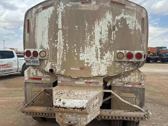 Image of Mack CH613 equipment image 4