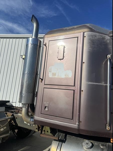 Image of Mack CH613 equipment image 4