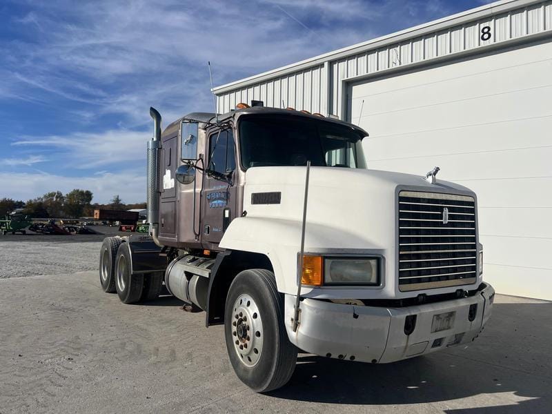 1990 Mack CH613 Equipment Image0