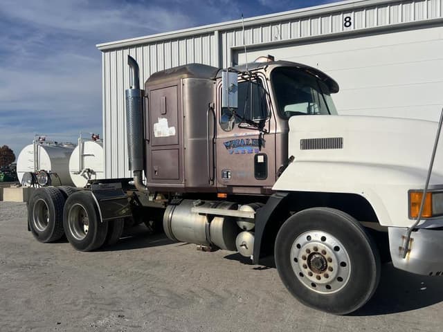 Image of Mack CH613 equipment image 1