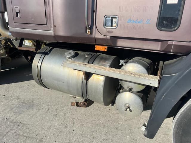 Image of Mack CH613 equipment image 3