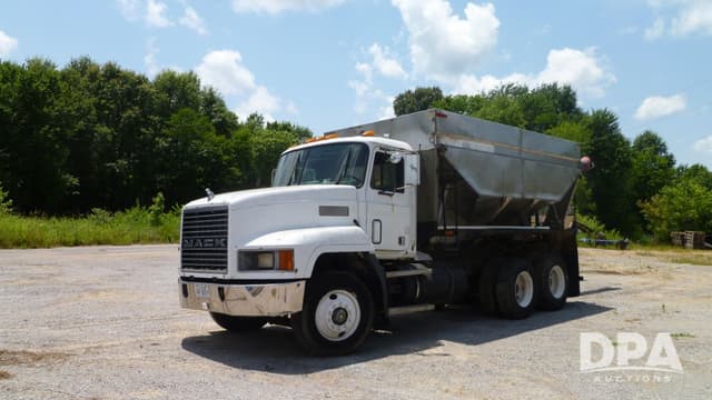 Image of Mack CH613 equipment image 2