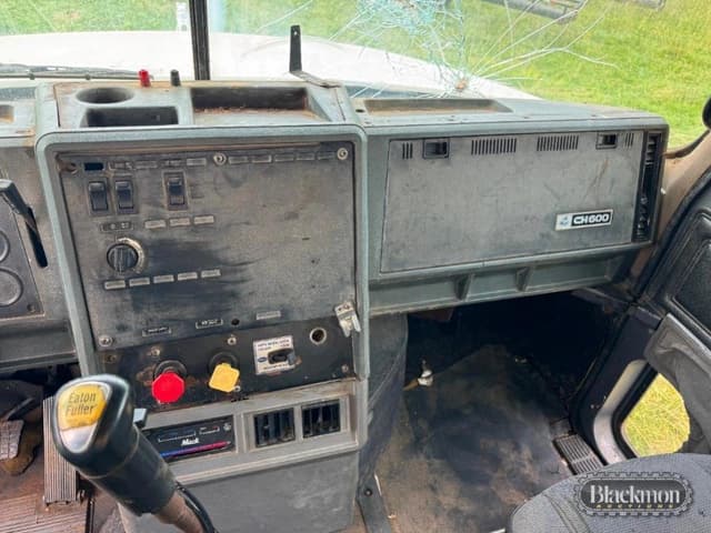 Image of Mack CH613 equipment image 3