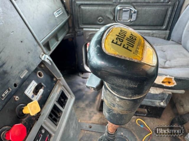 Image of Mack CH613 equipment image 2