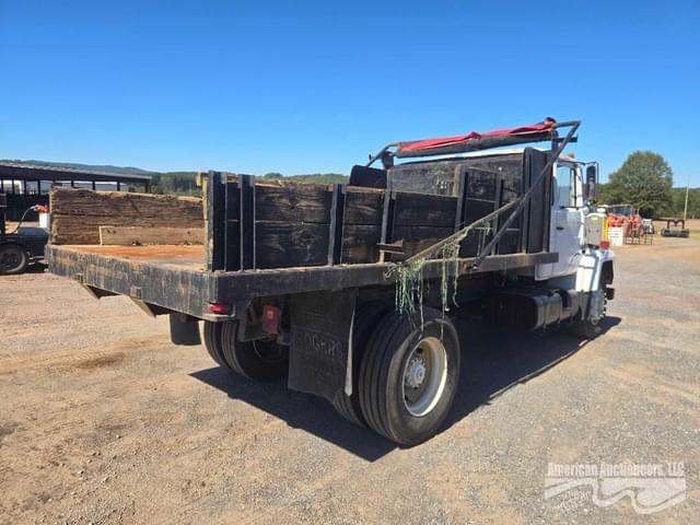 Image of Mack CS300P equipment image 4