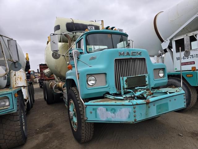 Image of Mack DM686SX equipment image 2