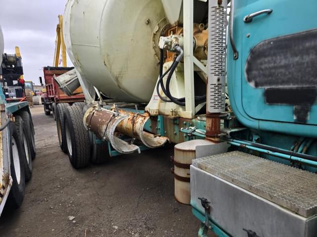 Image of Mack DM686SX equipment image 4