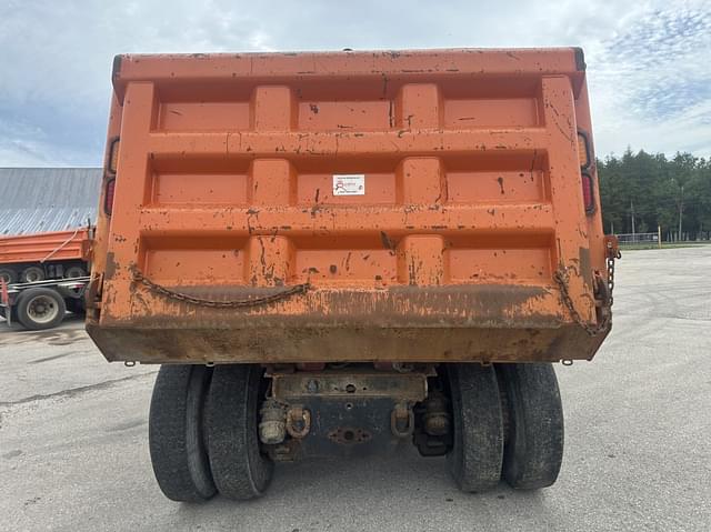 Image of Mack DM690S equipment image 3