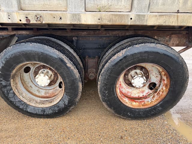 Image of Mack R688ST equipment image 4