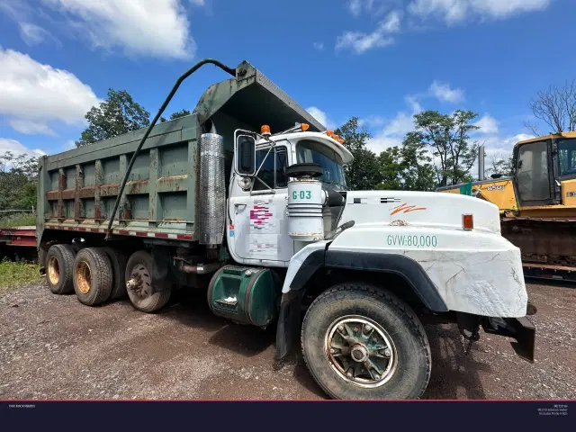 Image of Mack RB688S equipment image 1