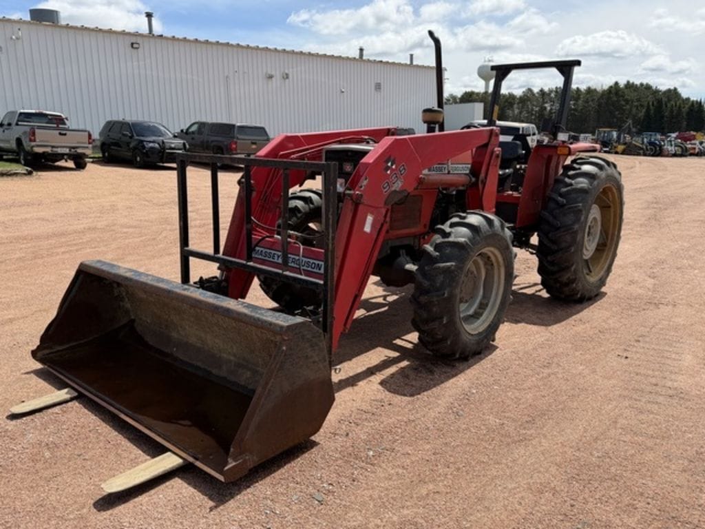 1990 Massey Ferguson 375 Equipment Image0
