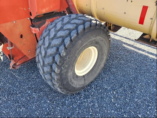 Image of New Holland 1118 equipment image 4