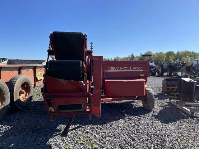 Image of New Holland 570 equipment image 4