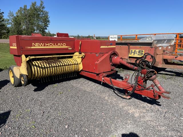 Image of New Holland 570 equipment image 2