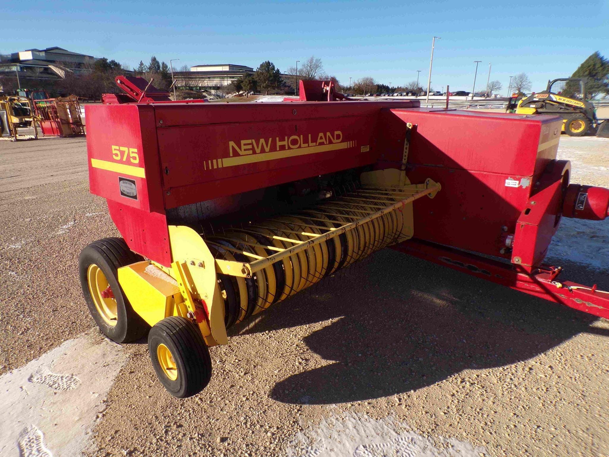 1990 New Holland 575 Equipment Image0