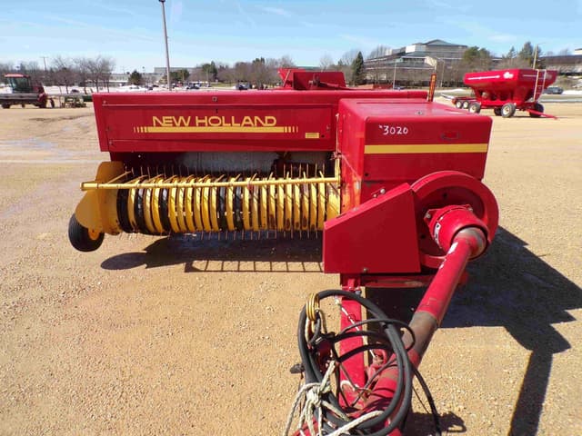 Image of New Holland 575 equipment image 2