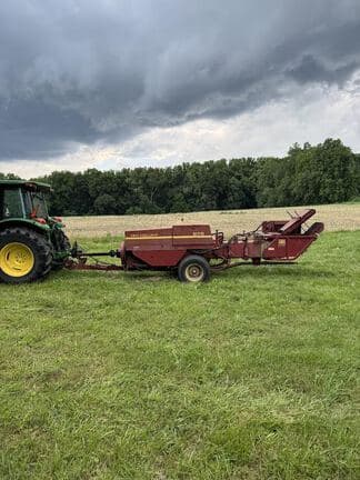 Image of New Holland 575 equipment image 4