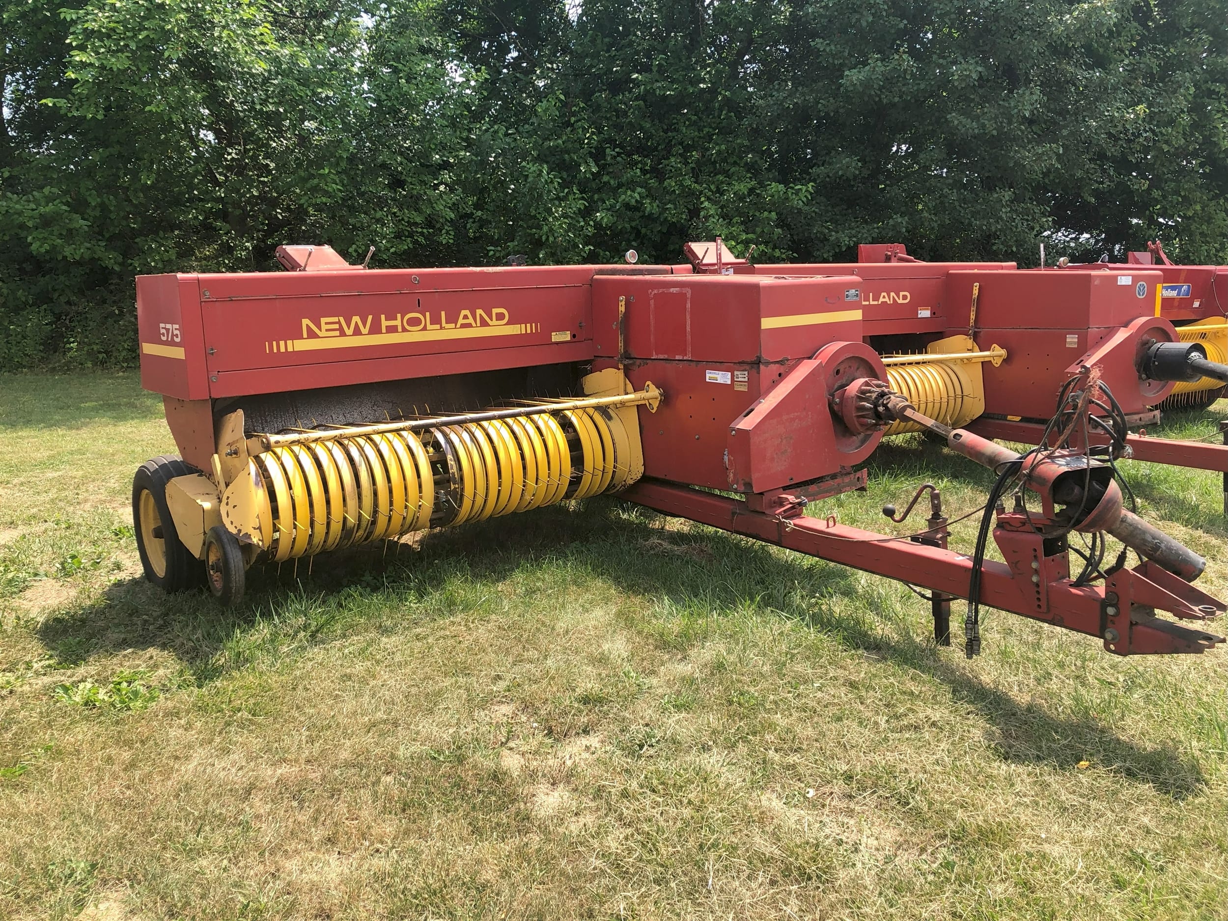 1990 New Holland 575 Equipment Image0