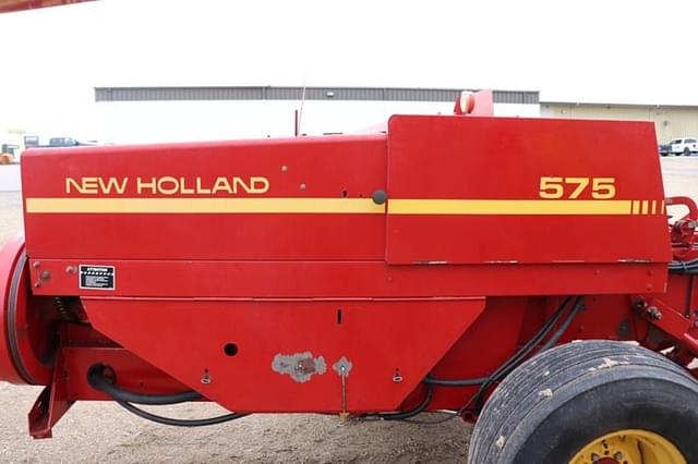 Image of New Holland 575 equipment image 2