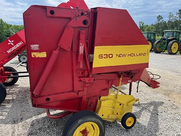 Image of New Holland 630 equipment image 4