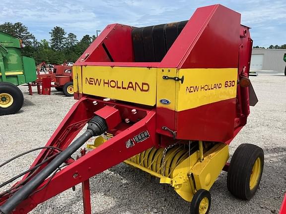 Image of New Holland 630 equipment image 2