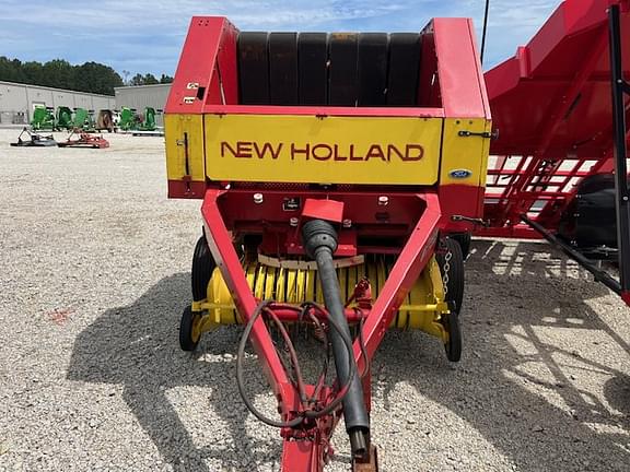 Image of New Holland 630 equipment image 1