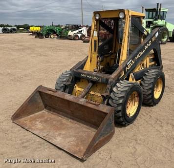 Main image New Holland L555