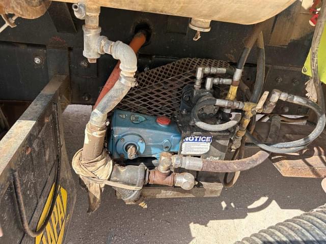 Image of Peterbilt 320 equipment image 3
