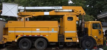 Main image Peterbilt 320