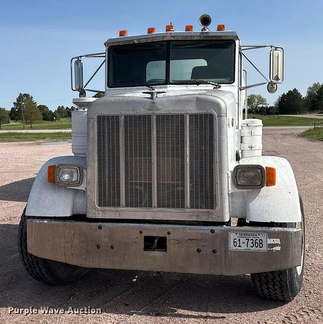 Image of Peterbilt 357 equipment image 1